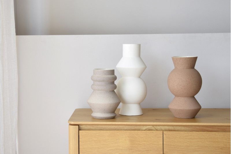 COLLECTION VOLUME : VASES EN CÉRAMIQUE TEXTURÉE | VP Interiorismo